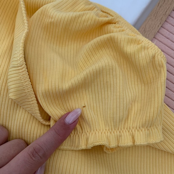 🌸5 for $20🌸 Pastel Yellow Top | Aritzia - Picture 4 of 8